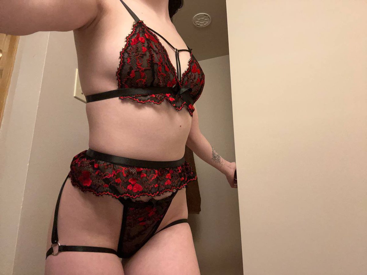 onlymaddyx's tweet photo. Front or back? ❤️‍🔥

https://t.co/IUpbsHINe2

#lingerie #petite #small #model #teen https://t.co/5tJRTs2Zxt