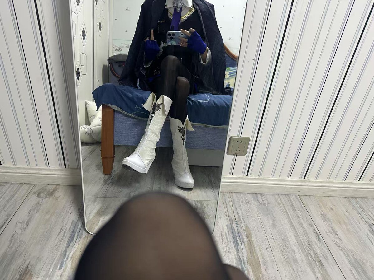 lin0wei's tweet photo. 初来驾到，请多多指教^^

#明日方舟 #压榨 #贡奴 #ATM https://t.co/1rTfgbBaxF