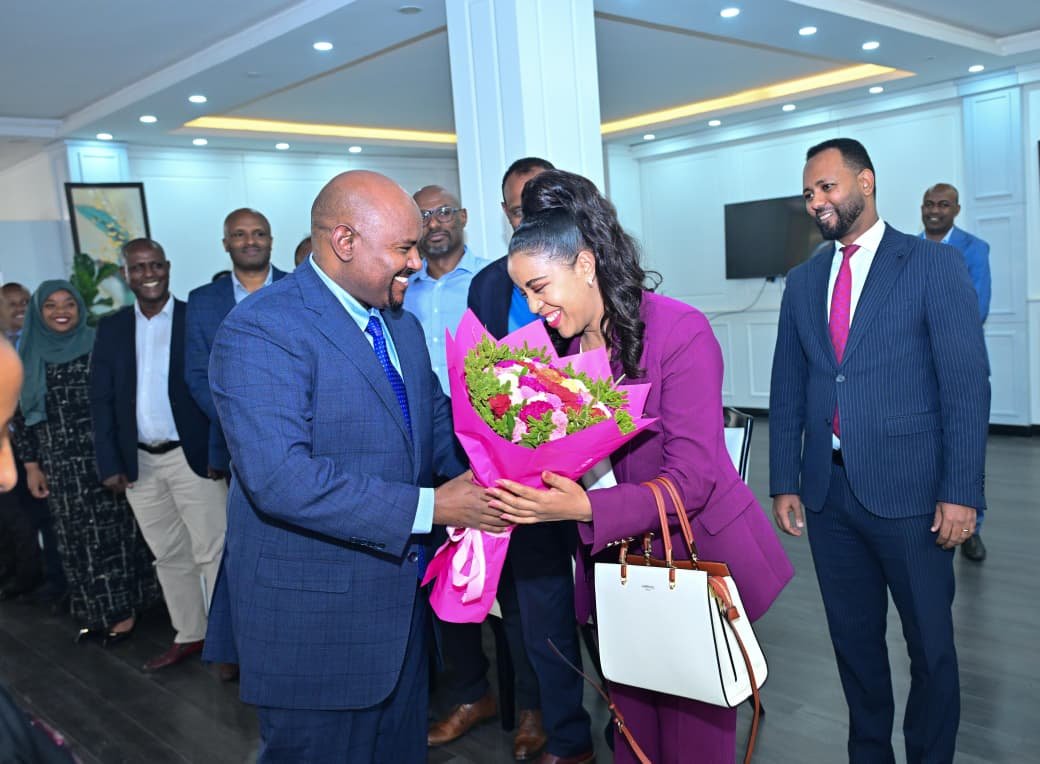 MinistryofInno2's tweet photo. In his opening remarks at the handover ceremony, H.E. Dr. Belete Molla welcomed the new Minister & called on the Ministry’s leadership &staff to continue their support and work closely with her to realize Ethiopia’s vision for innovation &technology.
#ETA #ECA #SSGI #ITTDI #EIPA https://t.co/6NmYHMbNO7
