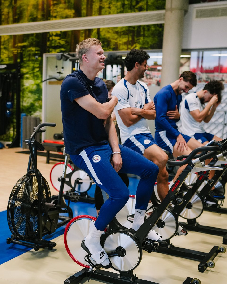 ManCity's tweet photo. Recovery mode 🔛 https://t.co/X2KyX446PO