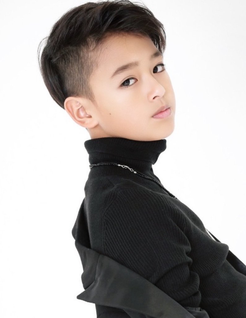 NEXZforYou's tweet photo. The photographer who took the photo of 10 years old Seita (the above photo) got this signed photo of him when she went to see him at the fansign on Sunday. She said the photos look similar and wishes to take photos of adult Seita.

She was also the person who took this photo of him ⬇️

NEXZ #SEITA #セイタ