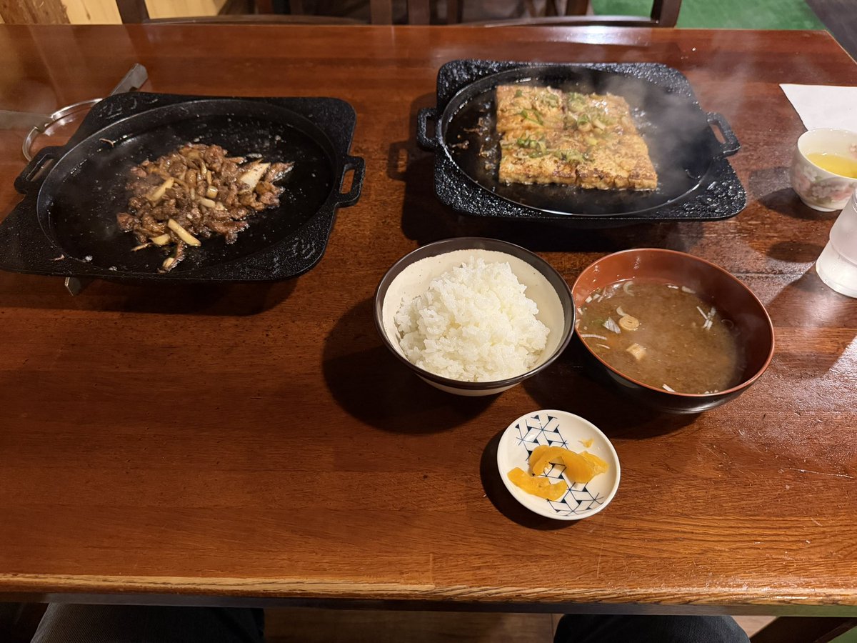 GSX_tonpei73's tweet photo. 岐阜ツーリング2日目(昨日の出来事😄)
こちらもオプチャで教えて頂いたご飯屋さんへ
店員さんのお薦めで鳥ホルモン焼きと豆腐
正直、ご飯大盛りにしましたが全然ご飯が足りません😋
#ライダーの朝は早い
#バイク乗りと繋がりたい
#バイク好きな人と繋がりたい
#GSX-S1000GT
#国八食堂 https://t.co/u8k11HLzrN