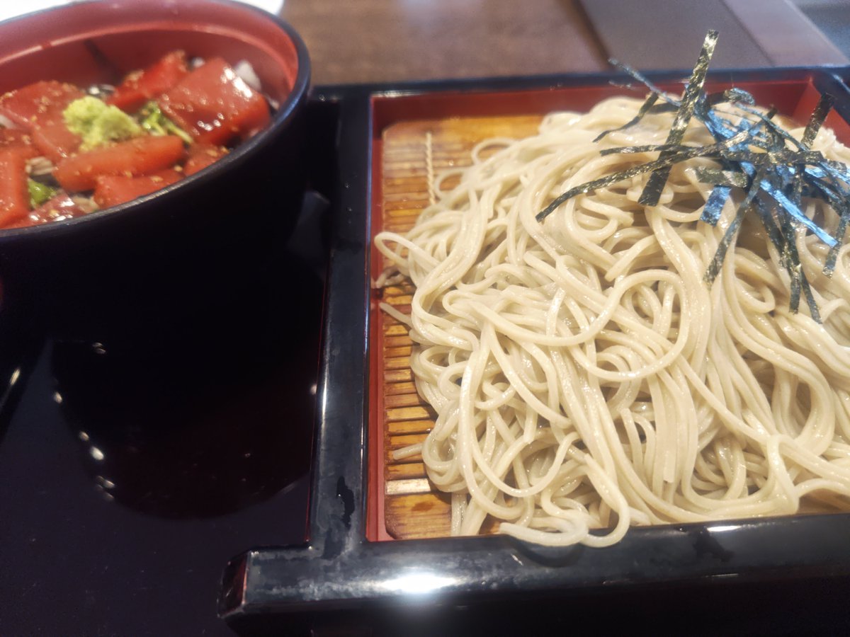 BGAQadLS4K73765's tweet photo. そば日誌∶第百五報
そば処 湯桶庵のざる蕎麦と小鉄火丼のセット。

#湯桶庵　#箱崎 https://t.co/TbCr4JA52P