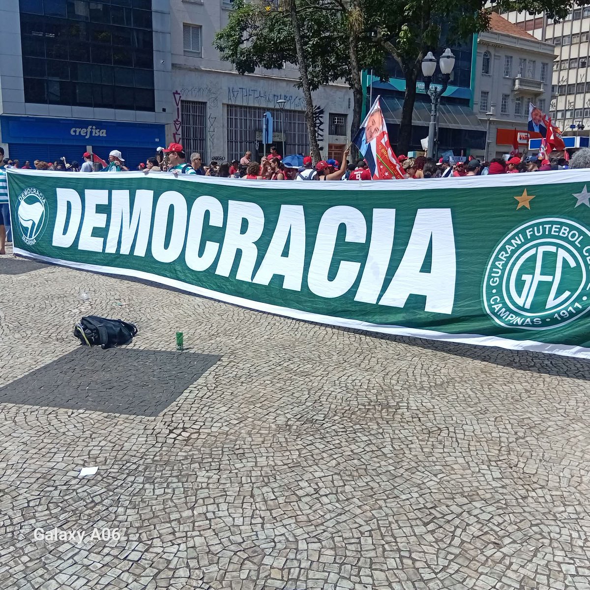 FelipeAugusti's tweet photo. Democracia Bugrina presente 
Avante Lula
Vamos pra cima
HOJE E SEMPRE GUARANI https://t.co/8lu6zXMbBU