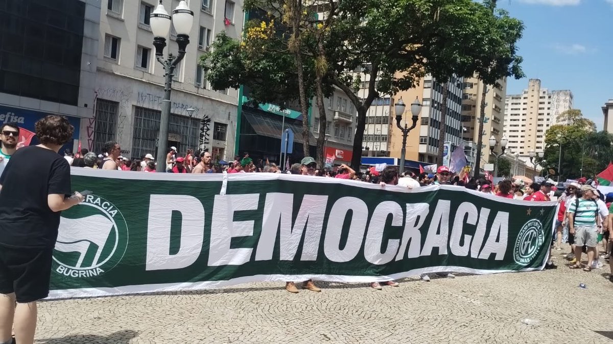 FelipeAugusti's tweet photo. Democracia Bugrina presente 
Avante Lula
Vamos pra cima
HOJE E SEMPRE GUARANI https://t.co/8lu6zXMbBU