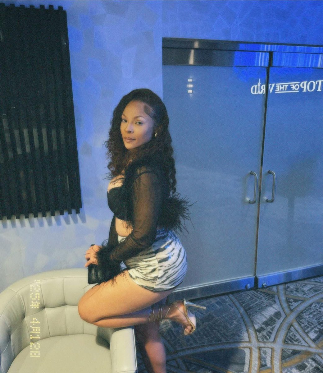 Idkaavf's tweet photo. Sexy college professor https://t.co/BdPBFhhkdy