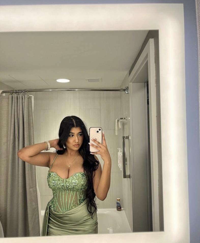 pak2817's tweet photo. MISSION ACCOMPLISHED🤣‼️
Finally found this busty pakistani wh0re😍
Wasia Age 20 🇺🇸/🇵🇰 
LIKE AND REPOST‼️ &amp; then Dm for her n00d content/se£y lingerie private TikToks🥵found way too much 🤣 (FREE) Dm on here or add me on Snapchat killak269818 https://t.co/cxsHNOe8bY