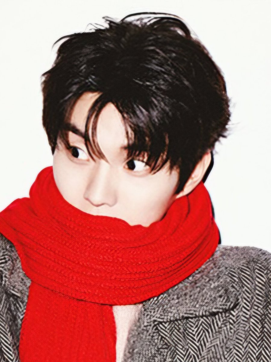 Qramcode's tweet photo. 네 계절 팬미팅 포스터 속 창민이 🧣💕 https://t.co/9ehe8ofgVB