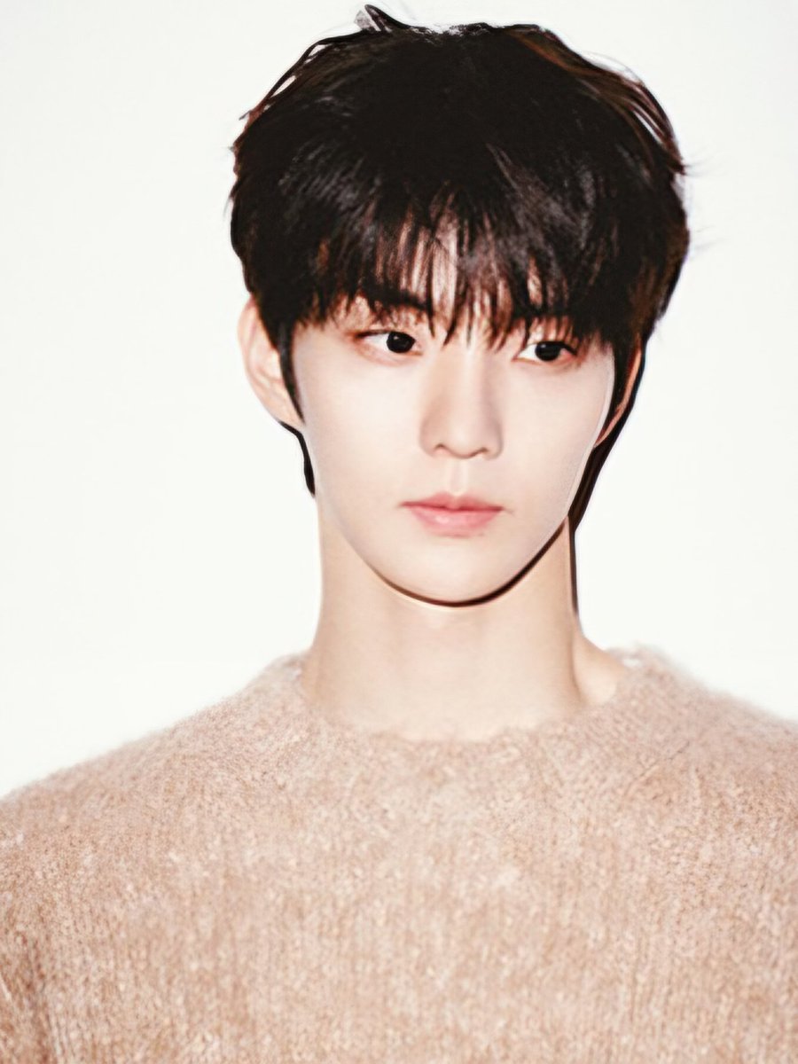 Qramcode's tweet photo. 네 계절 팬미팅 포스터 속 창민이 🧣💕 https://t.co/9ehe8ofgVB