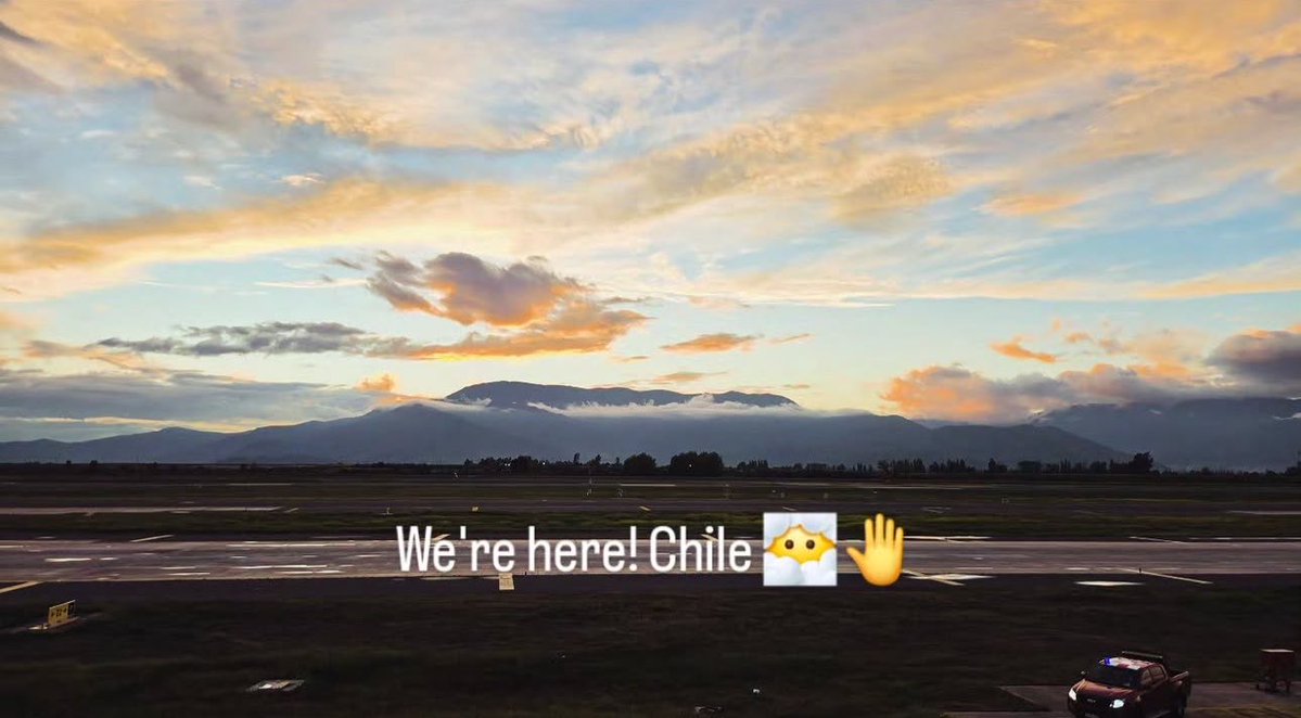 btschartsxdaily's tweet photo. #JHOPE via Instagram Story 💜

“We’re here! Chile 👋” https://t.co/90cekhcqEk