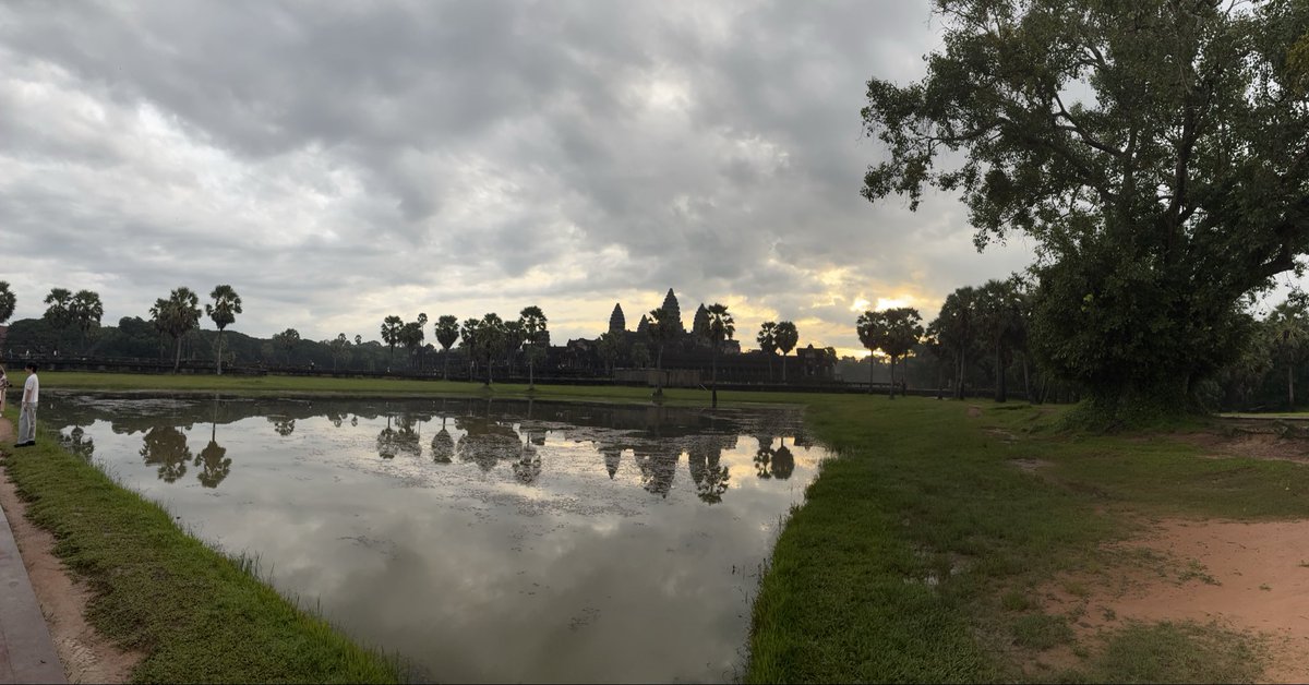 Leeshyjye's tweet photo. Beautiful and majestic Angkor #Angkor https://t.co/nnaR1TgJWh