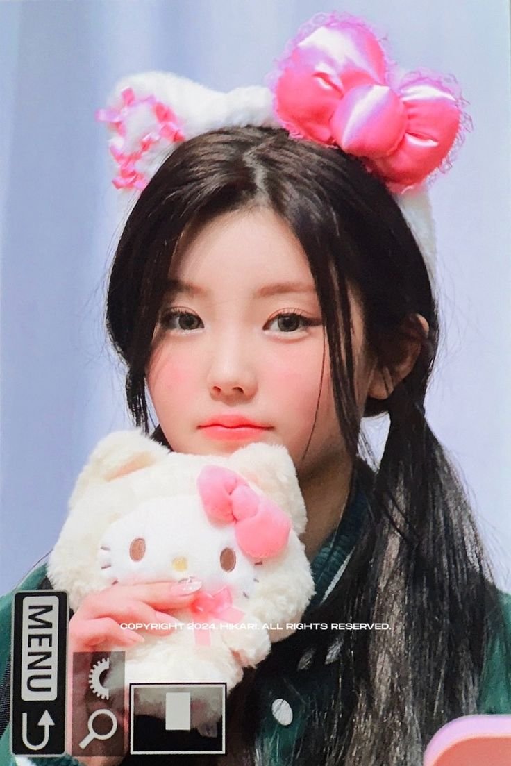 dreamywonhee's tweet photo. #Wonhee Hello Kitty 💕 https://t.co/2xyWqjDkTW