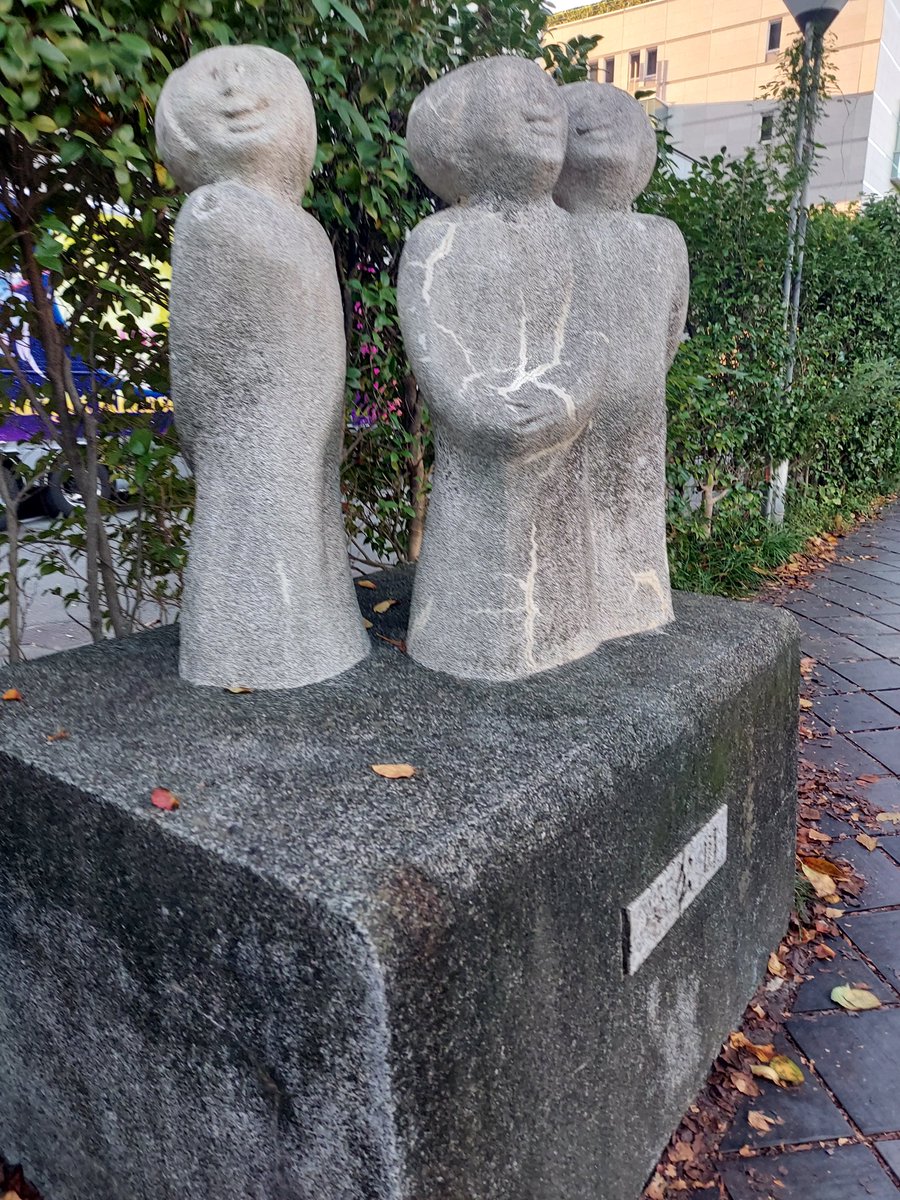 jarinkochiebou's tweet photo. 今週は北上、山形

東北はいってみたいとずっと思ってたんだけどタイミングとかあってなかなかだな💦いつかのために参加される方の観光レポ楽しみ(^∇^)よい１日を

そーいや愛知のツアトラのとこにあった像、三人(笑) https://t.co/pOVFHFXQpM
