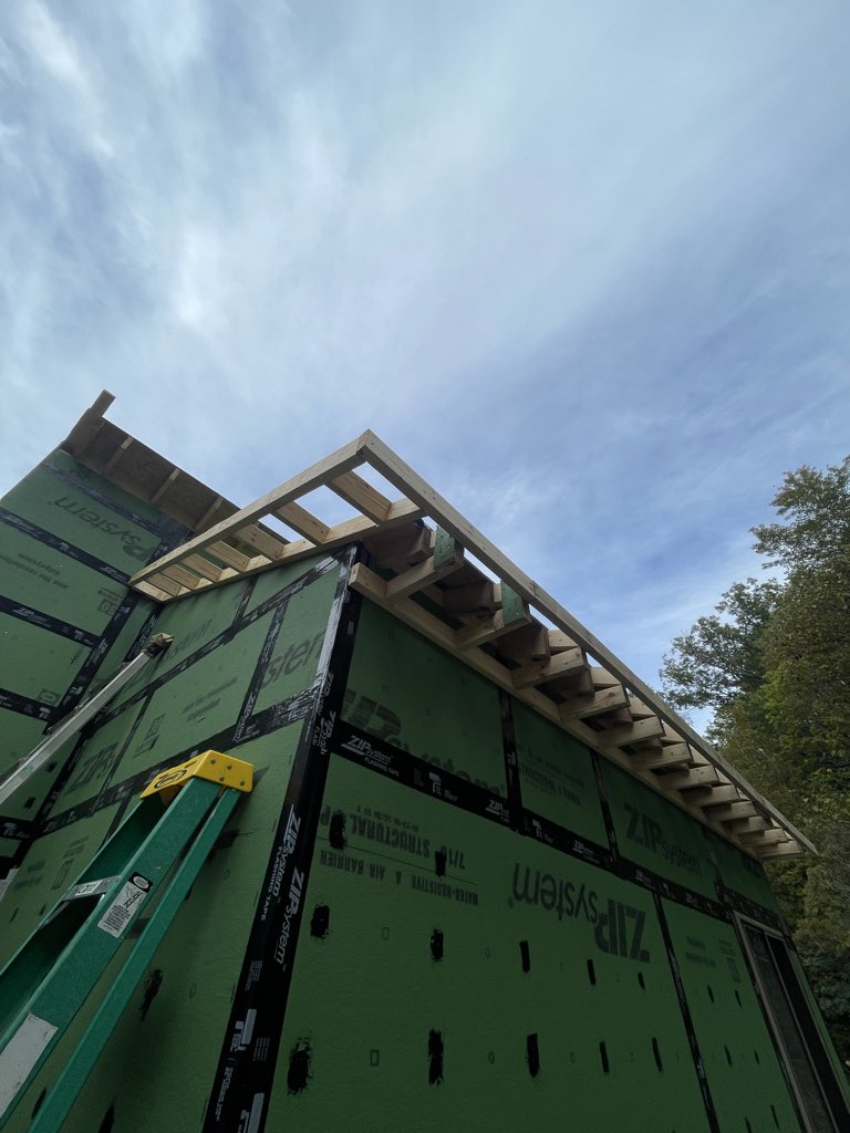 H3NTVI's tweet photo. Shiii, Rakes and Eaves framing got delayed more than I had liked. 

I got distracted w doing a clean windows install 
—————
#solobuild #cabin #zipsystem #framer #gamer #streamer #builder https://t.co/BWbZCbarco