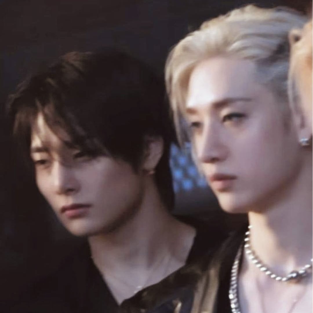 lixiepoint's tweet photo. #hyunlix X #jeongchan au | piloto automático 🏎️

Felix e Chan dividem a mesma paixão pela Fórmula 1. Quando, em um determinado dia, se veem em uma after party do paddock, eles estabelecem uma meta: conquistar, nem que seja por uma noite, os pilotos do momento — Hyunjin e Jeongin. https://t.co/6cnmST01la
