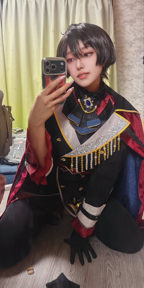 ouka4696's tweet photo. 宅コス

嵐ちゃんウィッグまだ製作途中で凛月くんで!!
衣装届いてたので着る練習! https://t.co/kaYNfGEB7Q