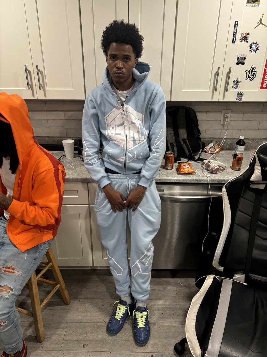 MylesMakinMoney's tweet photo. Built this shit up bricc by bricc my name AINT on no list 💯🥂🪖 https://t.co/tWuDl9m3kc