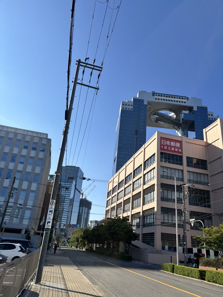 BSHARUSB's tweet photo. 今日は現場まで電車だから1人なの幸せ https://t.co/Gn4RbK1PrM