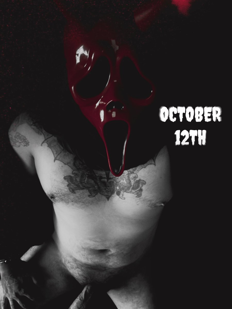 themasquesecret's tweet photo. October 12th: Come lay with your demon😈😉#maskedman #darkromantic #monochromemonday #masktober #ghostface https://t.co/D2Mu8KAgyq