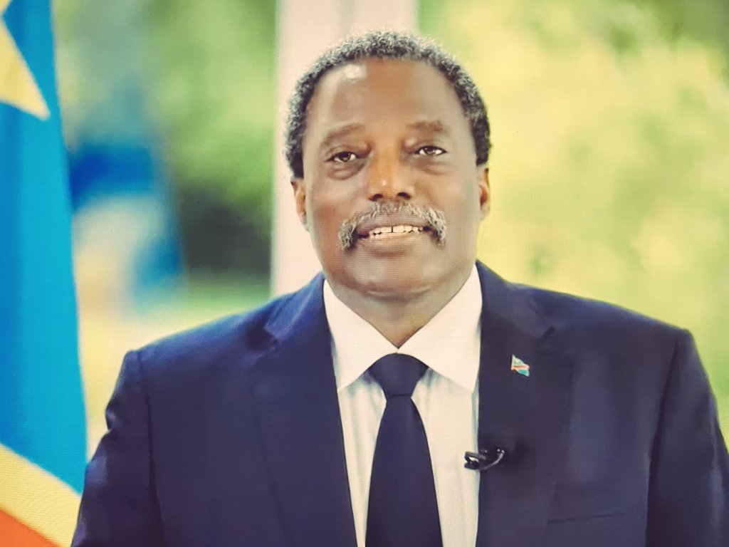 MahoroBdi1's tweet photo. Pour #Joseph #Kabila, il y a un coup de main des occidentaux dans cette affaire. #Joseph #Kabila n'a pas pris la décision tout seul, il y a des gens qui l'ont poussé à le faire. Pour #Fatschi, ses jours sont comptés avec l'approbation de la #CIA et du #Mossad. https://t.co/EnRqJ73YYi