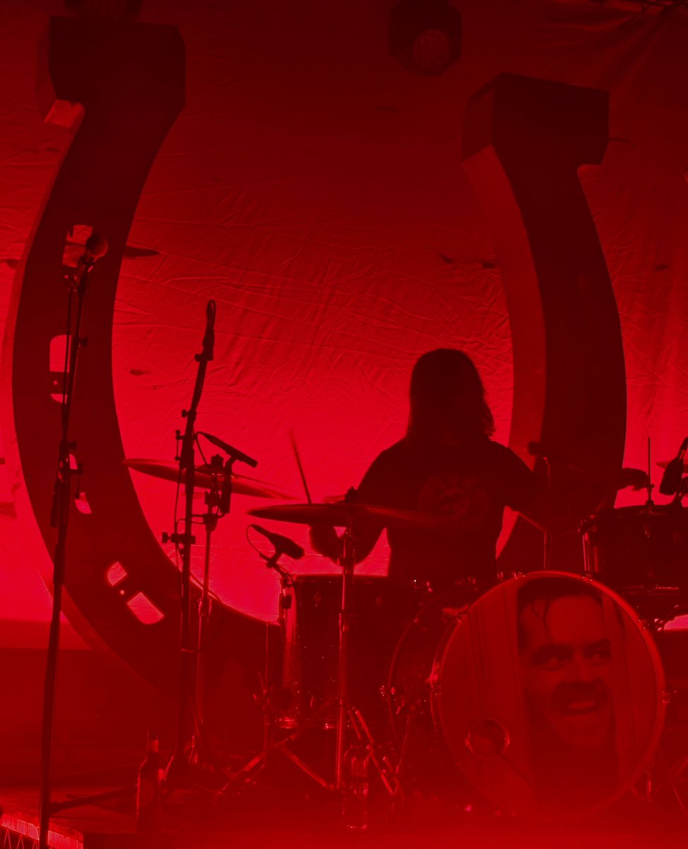 Snow____Angel's tweet photo. Amazing Monday night watching the always  brilliant @RedRumClub https://t.co/SlUkjgIr9g