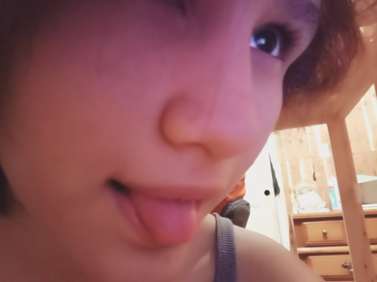 Little_elane's tweet photo. Gnnnn mutisss!!! Espero. Que duerman muy bien JSJSJJS muak muak besos en el clítoris si eres mujer y si eres hombre en la próstata ujum ajam JAKSJAKAJ (⁠◡⁠ ⁠ω⁠ ⁠◡⁠) https://t.co/P4N5AbDxGJ