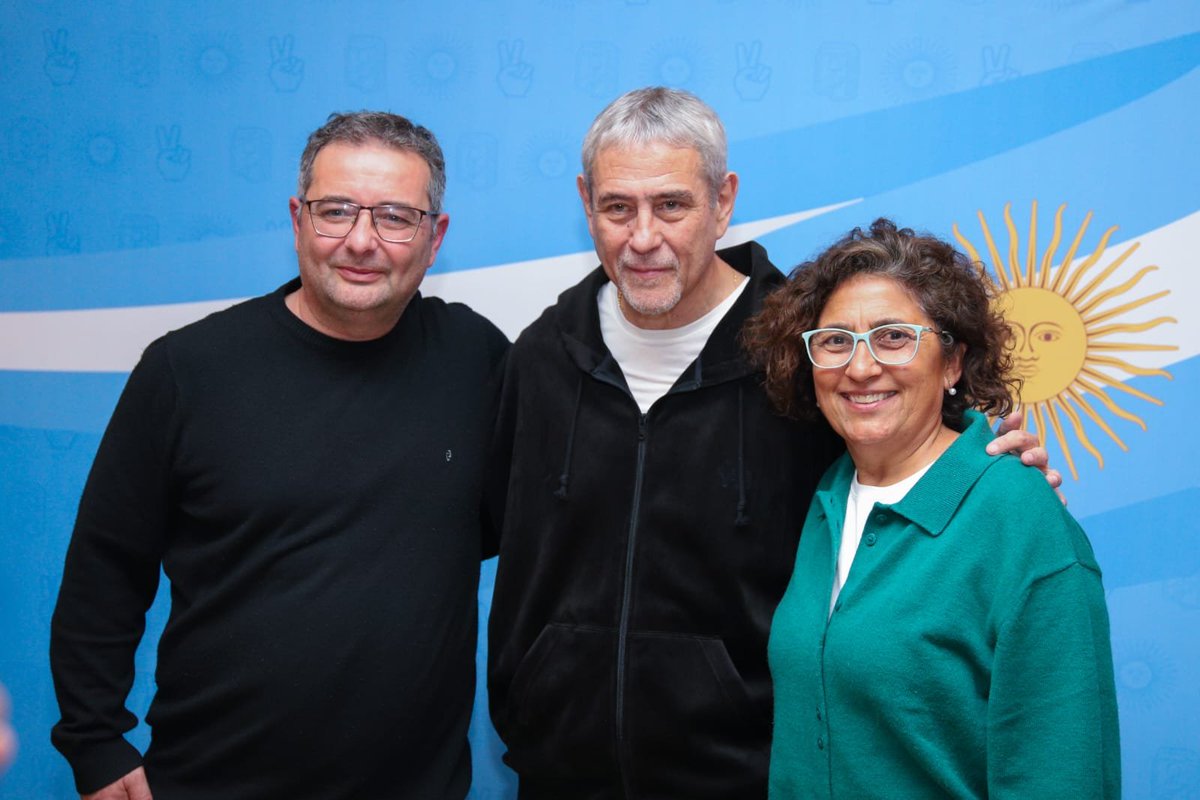 jorgeferraresi's tweet photo. Estuvimos en Monte junto a la entrañable compañera Mirta Piñón, la diputada provincial Marcela Basualdo, concejales y dirigentes del distrito.

Dialogamos sobre la realidad del municipio y compartimos nuestras ideas y propuestas para la etapa que viene con un centenar de vecinos, comerciantes y empresarios.
