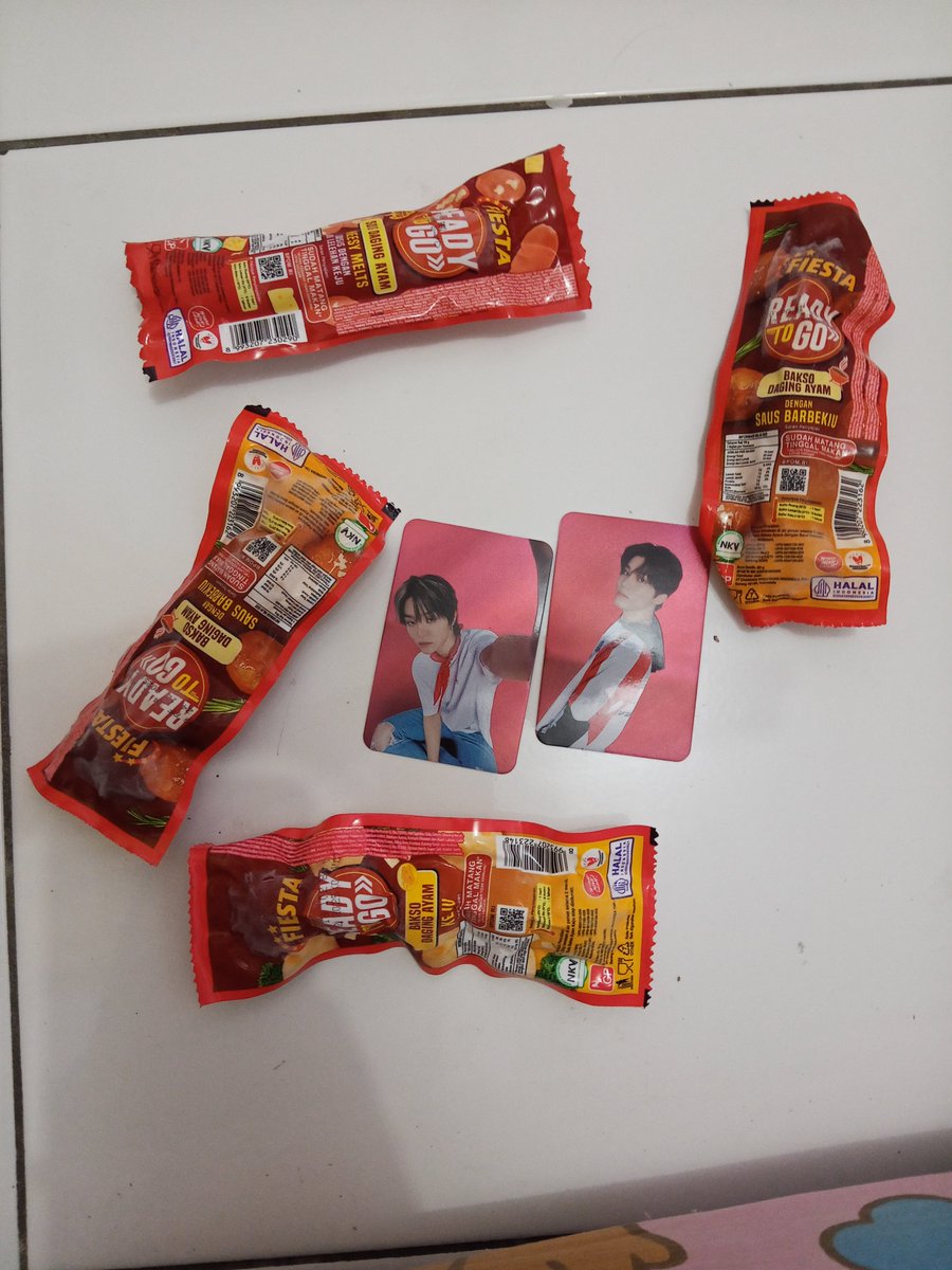 ryulgongju's tweet photo. yah gaes yg gatau konsep fiesta rtg gimana nanti, gw gatau bakal mirip pas treasure atau engga, tapi kemungkinan mirip si.

treasure ada 4x konsep 
1. PC konsep (ga selca) (beli 3 Fiesta rtg)
2. Standee (beli 3 Fiesta rtg)
3. PC Selca konsep fiesta rtg (beli 3 Fiesta rtg)
4. - https://t.co/Pxd5HcOXMY