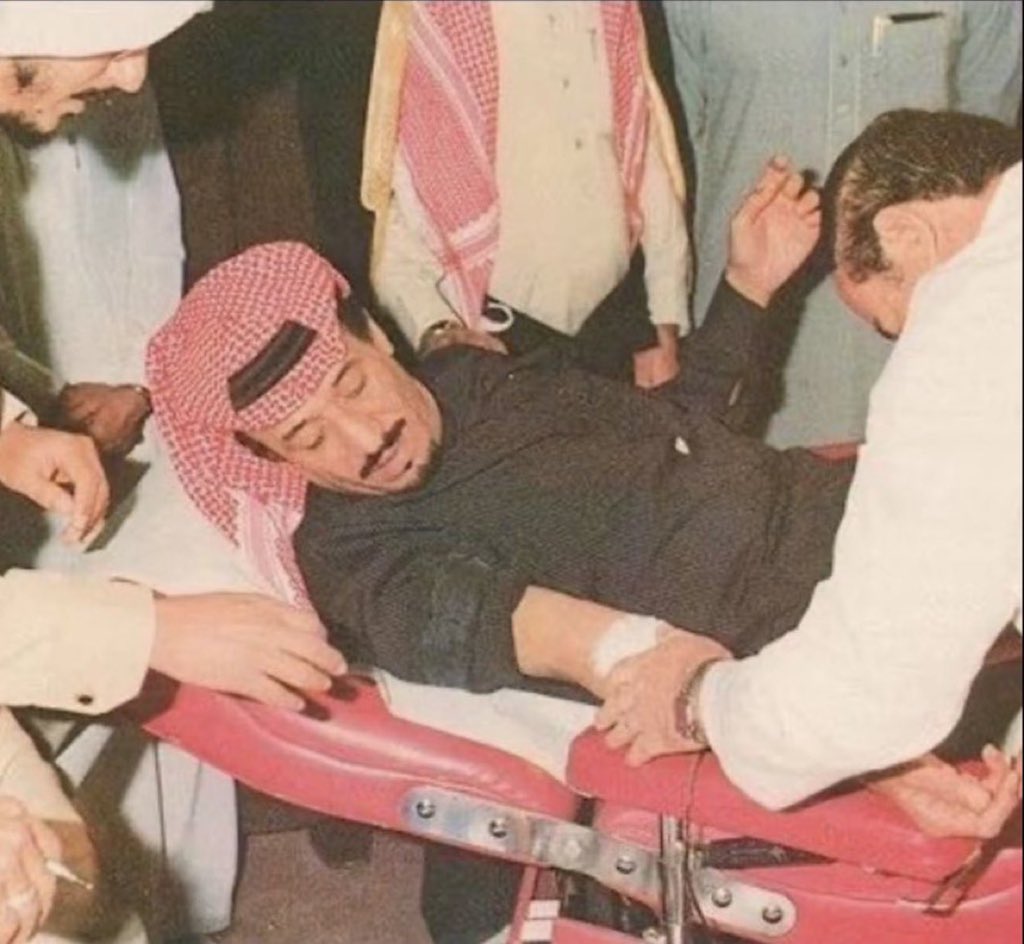 viuxx01's tweet photo. لو نعطي الحكام من دم سلمان 
ماشفت لك خاين يقود السرايا https://t.co/Iq0cAHK8bx