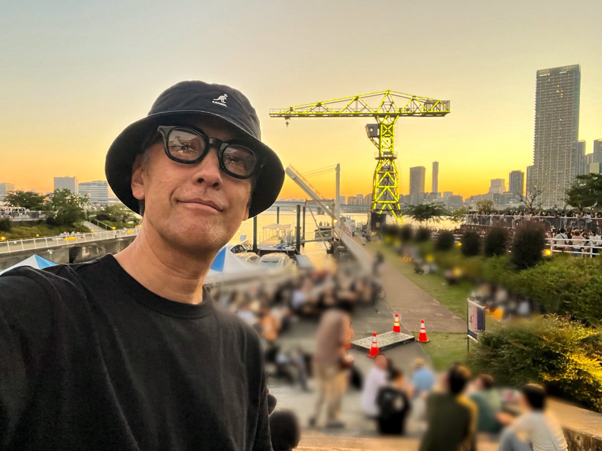 keisukehoribe's tweet photo. 普段、あまり世の中の連休とは関係のない生活をしているのですが、この連休は家の用事などもあって、自分には珍しくあちこち出掛けておりました。
初日は群馬県 #丸沼高原スキー場 を日帰り。
翌日は #豊洲 で買い物と映画鑑賞。
最後はまた恒例の #長野 日帰り。
連休中の自車の総走行距離は1.200キロ越え！
車の運転は大好きで、まったく苦にならないのですが、サービスエリアで降車する際、腰を伸ばすまでひと苦労する程度のダメージはくらっております…(-｡-; 💬