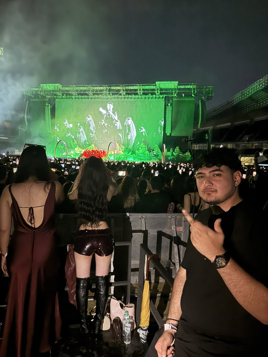 JohnCS's tweet photo. @Kazlic Must be nice being rich https://t.co/ImBPLF9FvM