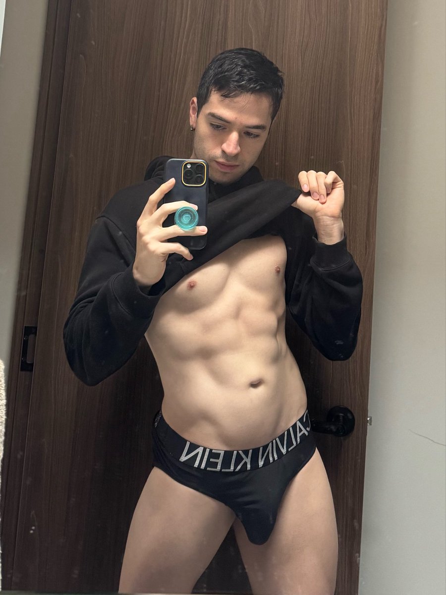 emiliospicy's tweet photo. Que frío 🥶 https://t.co/8KAIl8JSEq