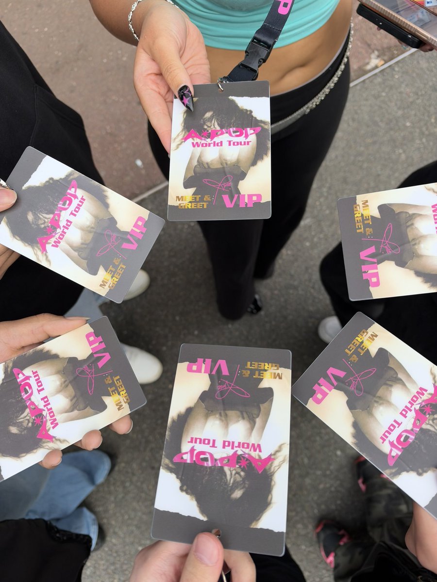 Newsayra's tweet photo. @callmehonneybee Come join the party #Apopworldtour https://t.co/L1QOncoork