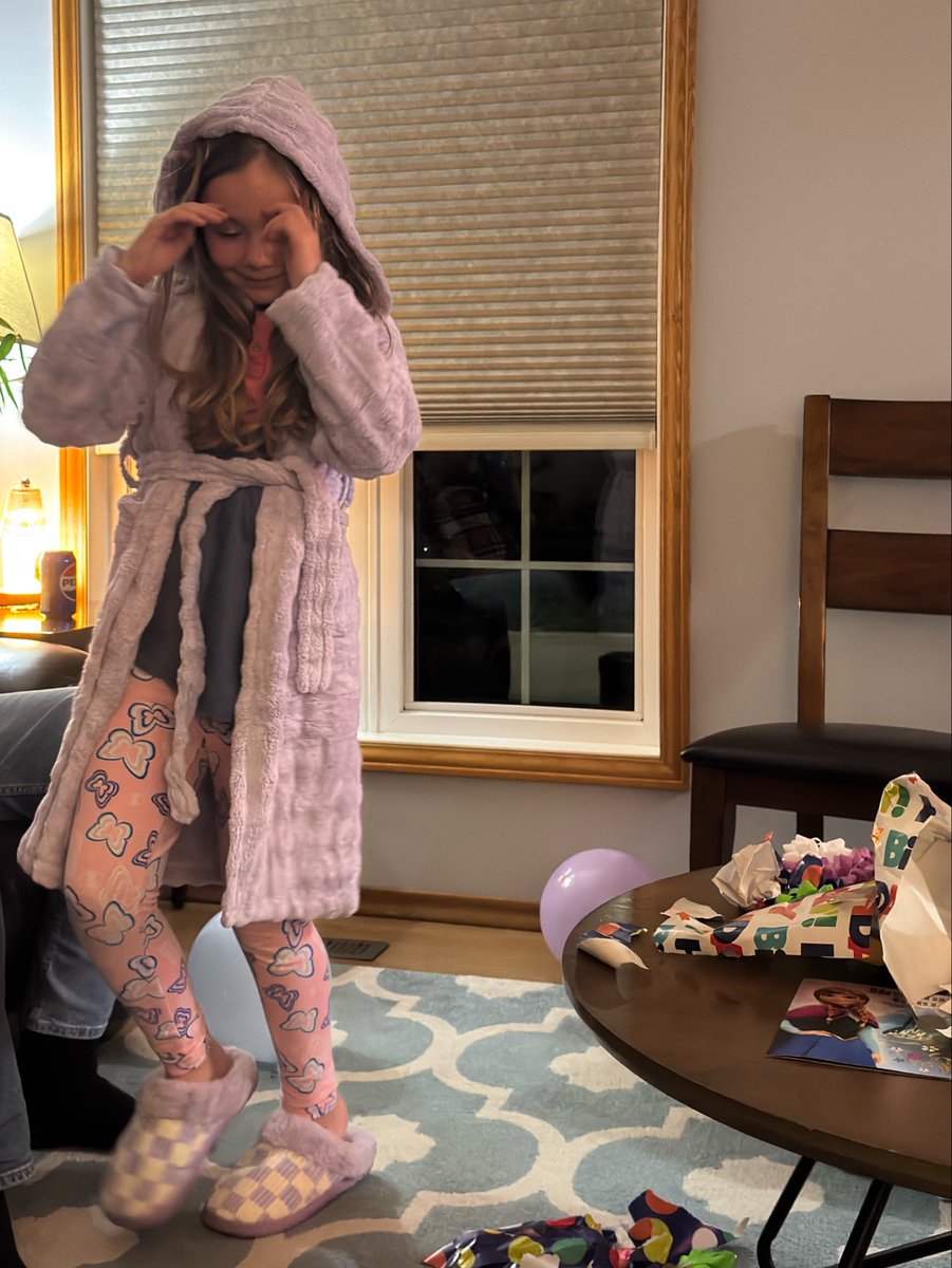 SamsHereForFood's tweet photo. Happy Birthday to my little sweetheart who is 7 today. We celebrated together yesterday. Today she’s at a movie with her mom and dad and next weekend is her kid party. 🥰 https://t.co/WC68i8Fcd7