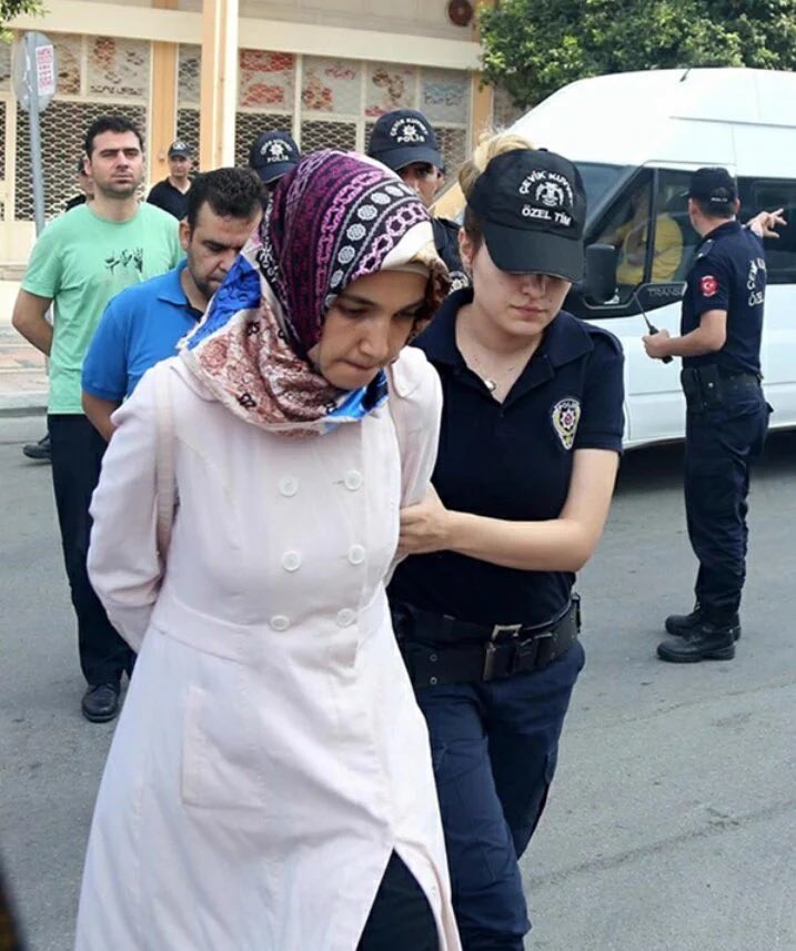LkmnHokim2's tweet photo. Sessiz kaldığınız bir fotoğraf bırakalım buraya. Tarih bunuda not alsın https://t.co/SpJmWr08IS