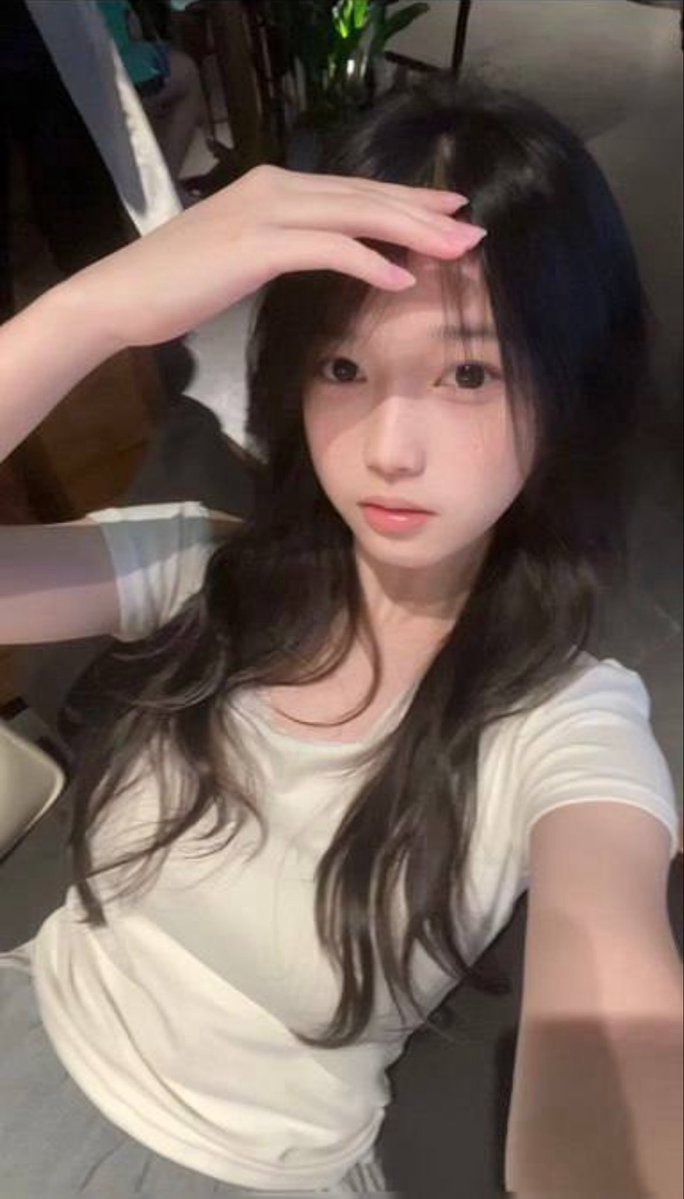 tracy34js2's tweet photo. 来了继续上供！

  有人要锐评我的福吗？

  1：看福    2：看🐻 Luo照  实况！！流言111，看完删噢…… https://t.co/KVlm1npVPh