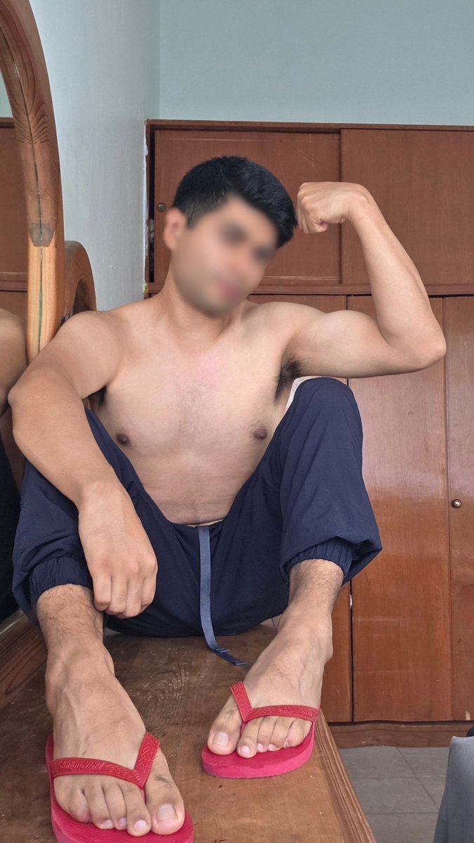mymxnfeet's tweet photo. Les gusta el color rojo?? 
☀️🏡👣

#feet #feetfetısh #feetworshi̇p #feetworship #feetdaddy #man #footfetısh #soles #toes #malefeet #guysfeet #hairyfeet #mensfeet #master #alpha  #dirtyfeet #dirtysoles      #dirtyfeet https://t.co/N6eTwDS1MR