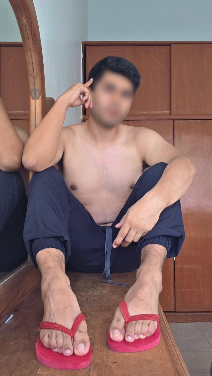 mymxnfeet's tweet photo. Les gusta el color rojo?? 
☀️🏡👣

#feet #feetfetısh #feetworshi̇p #feetworship #feetdaddy #man #footfetısh #soles #toes #malefeet #guysfeet #hairyfeet #mensfeet #master #alpha  #dirtyfeet #dirtysoles      #dirtyfeet https://t.co/N6eTwDS1MR