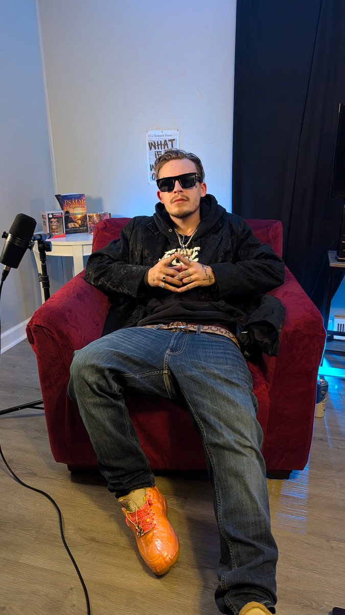 itzyoungjay's tweet photo. SYRACUSE NY | IM BACK BABY!

Shoutout to @lesconnectpodcast

https://t.co/YniBx3l9NU

#YouTube #ITZYOUNGJAY #LesConnectPodcast https://t.co/YcIsqVtlkT