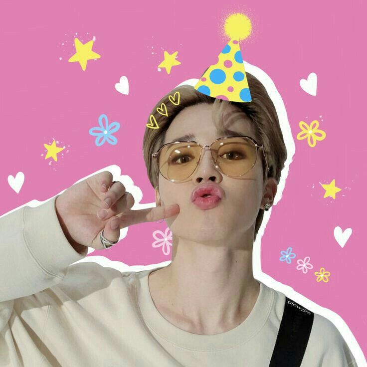 Be_Freak_LikeMe's tweet photo. @BTS_twt #HappyJiminDay! Eat deliciously and recieve the love of all the people that surrounds you. You're a very kind hearted person and I wish that you can keep always that heart. I wish that you can be always loved for the person you're inside.

Love ya 💖✨️

Att: Angel 😇 https://t.co/tJngRiGHOZ