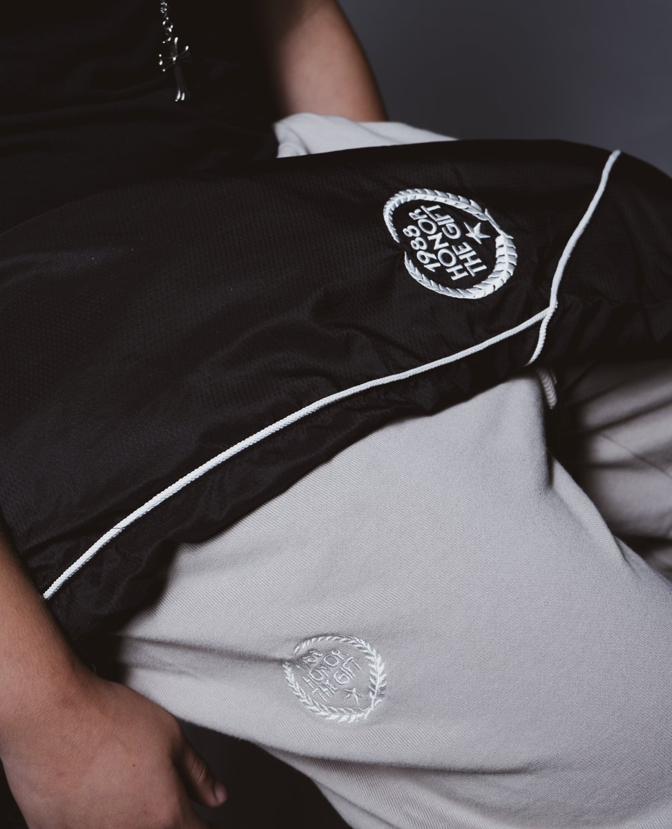SolePlayATLANTA's tweet photo. Fall is Here, Honor the Gift Track Suit &amp; Sweats Available at Sole Play Honeycomb Ripstop Track Jacket - Black Honeycomb Ripstop Track Pant - Black Vintage Terry Sweatpant - Vintage Stone Model: 📸: https://t.co/haG6O5da8G