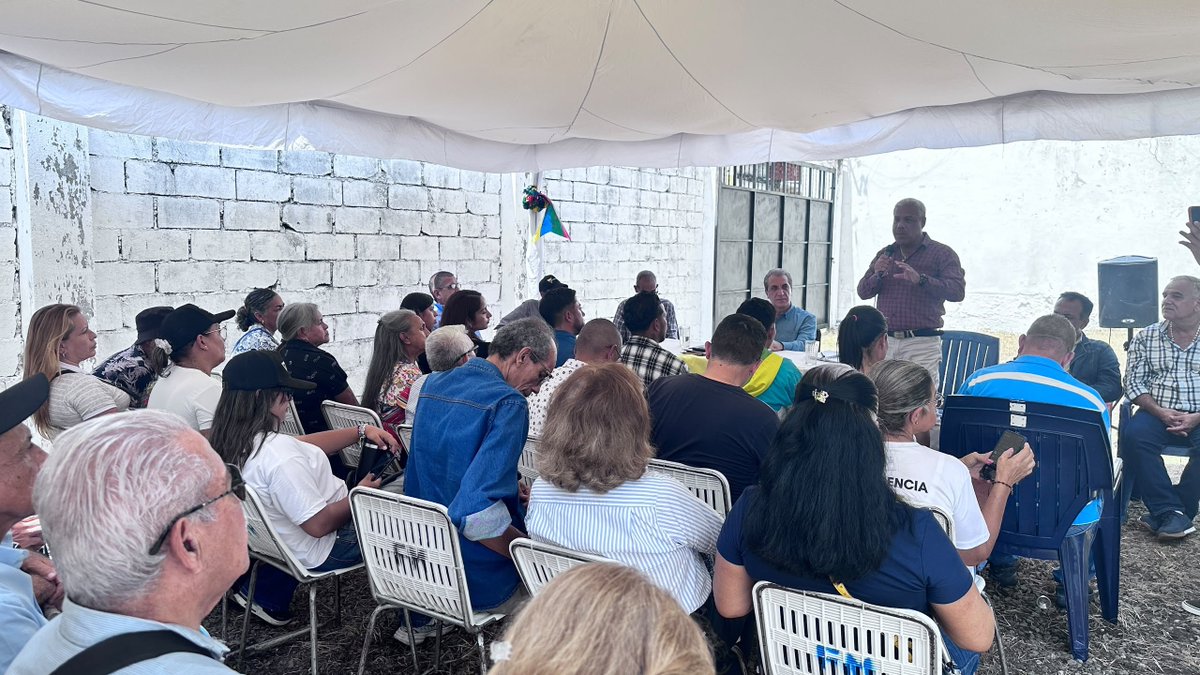 BiagioPilieri's tweet photo. Extraordinaria jornada de trabajo con los Coordinadores responsables de Convergencia de los 14 municipios de nuestro estado Yaracuy. 

En Convergencia entendemos que la libertad de Venezuela y la recuperación de nuestra democracia y la economía exigen mucho más que intenciones: exigen método, disciplina y una firmeza inquebrantable para lograr las condiciones electorales que el país reclama. 🇻🇪🇱🇹

Agradezco profundamente el compromiso de cada líder municipal que, a pesar de las dificultades cotidianas, sigue de pie y activo en sus comunidades. Nuestra estructura está organizada, unida, sólida y enfocada. 

Seguimos trabajando, sin descanso y con la mirada puesta en el futuro. 🤝🇻🇪