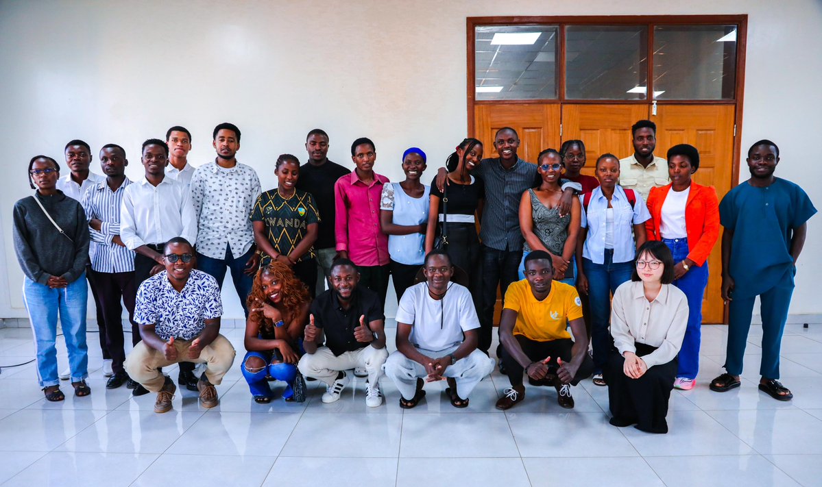 BugingoAlipe's tweet photo. Today, 12 October 2026, it was an honour to facilitate a mental health session at the Protestant University of Rwanda Peace Club, commemorating the World Mental Health Day under the theme “Lived Experiences Heard: Real Voices, Real Change.”

#CPSAR
#PUR
#MentalHealth

1/3 https://t.co/v5KmVt63Yf