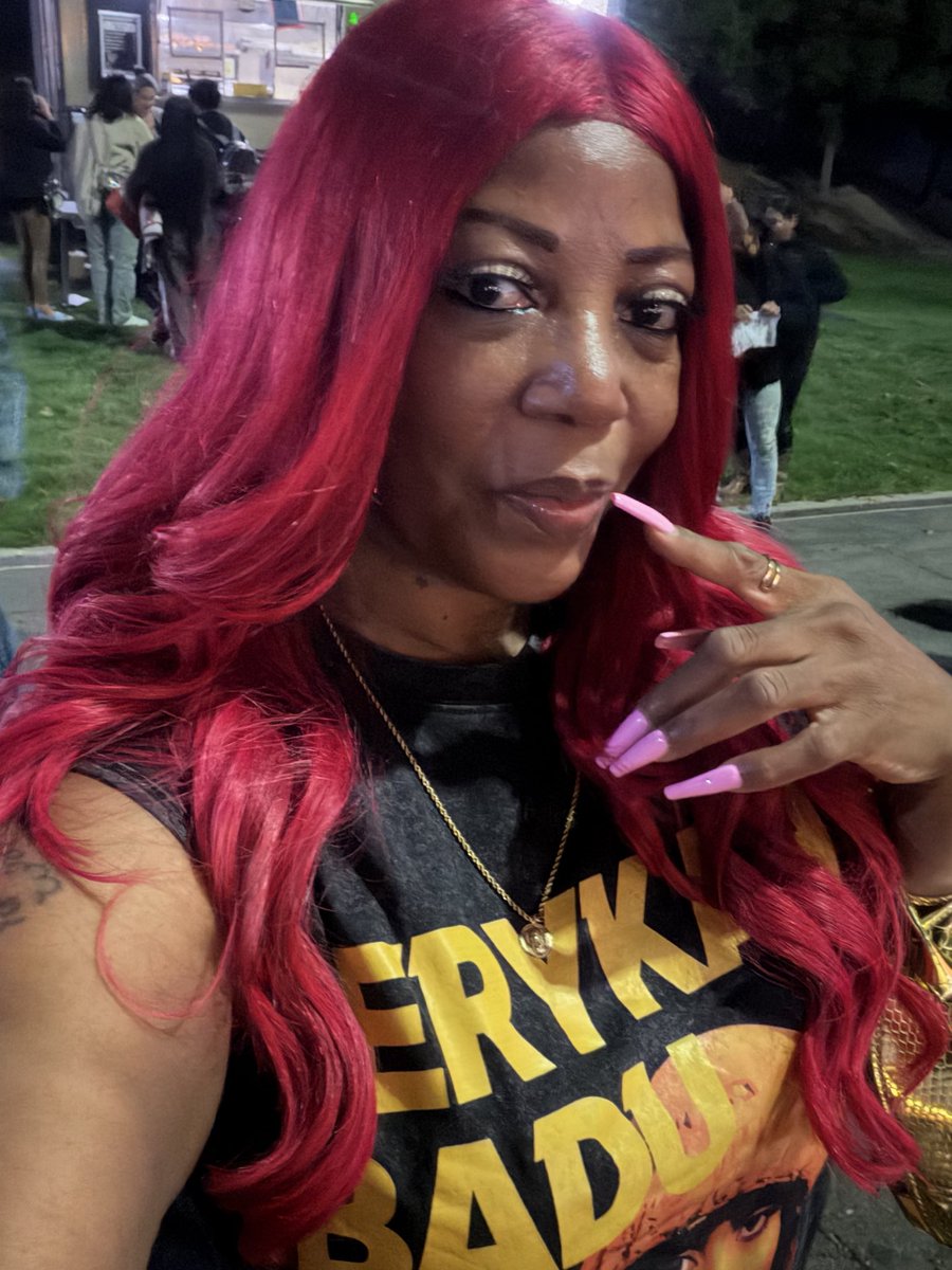mzcalired1's tweet photo. The iconic tour 🔥🔥🤏🏾💃🏾🪭🎤🎵🎶🥂#itsiconictour #saltnpepa #envogue #tlc #concert #bayarea #bay https://t.co/TGh17B1onJ