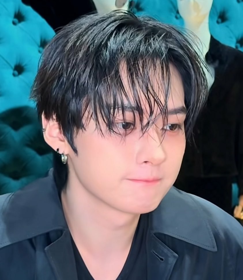Ethereal_Seher's tweet photo. Lee Know's cutest little meep face 🥰 https://t.co/DSzlBvACXZ