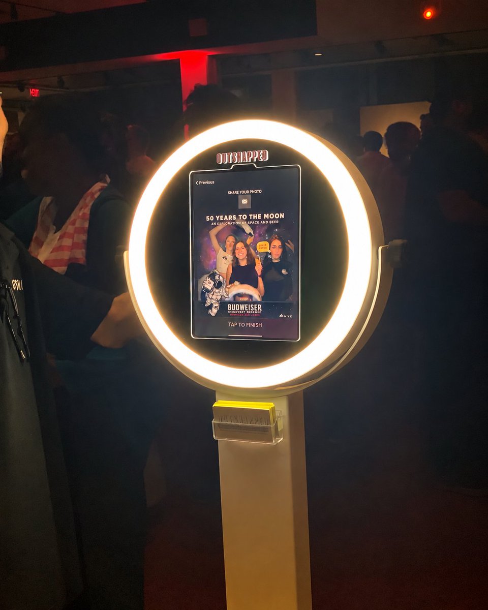 OutSnapped's tweet photo. The best brand activations don't just attract attention.

They turn audiences into participants.

Interactive photo experiences create personalized branded content that can travel beyond the event through sharing.

Physical experience. Digital reach. https://t.co/70K8T3VgJJ