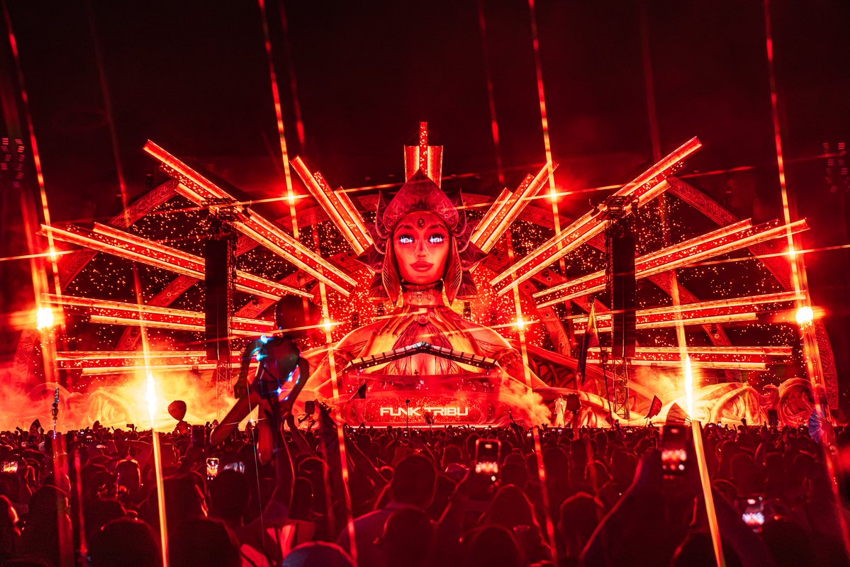 edc_colombia's tweet photo. Medellín, gracias por todo el amor durante este fin de semana.
No podemos estar más agradecidos con ustedes por todos los recuerdos que creamos en este debut de #EDCColombia 🇨🇴✨ https://t.co/hWhmxPPhR4