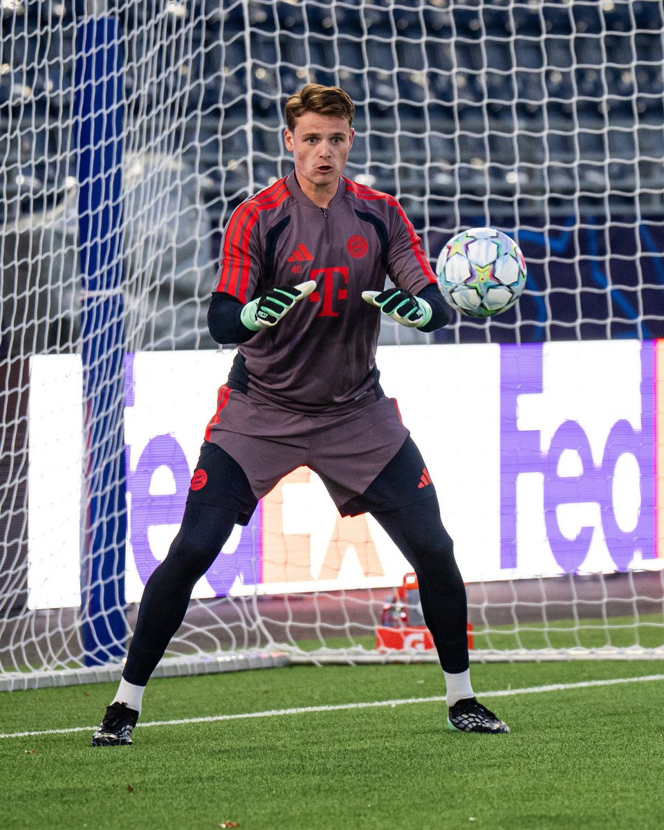 FCBayernFans_NL's tweet photo. Bayern is vandaag afgereisd naar Stavenger in Noorwegen waar het morgen tegen Viking FK speelt in de Champions League. Er vond vanavond een afsluitende training plaats in de Lyse Arena. #VFKFCB https://t.co/Pk4iBK1iKM