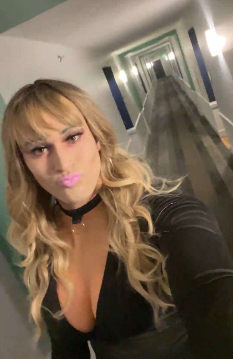 RylieDeWhore8's tweet photo. Looking to play this Saturday 10/17 in Arlington, VA. I can host or travel hmu #Sissy #femboy #cd #arlingtonva #nova #dmv @RylieDeWhore8 https://t.co/VrYGjdLbJ8