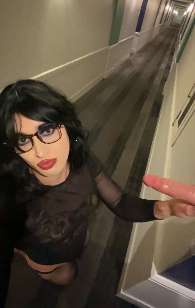 RylieDeWhore8's tweet photo. Looking to play this Saturday 10/17 in Arlington, VA. I can host or travel hmu #Sissy #femboy #cd #arlingtonva #nova #dmv @RylieDeWhore8 https://t.co/VrYGjdLbJ8